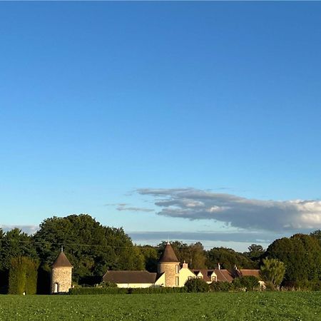 Le Petit Chateau Baye  Bagian luar foto