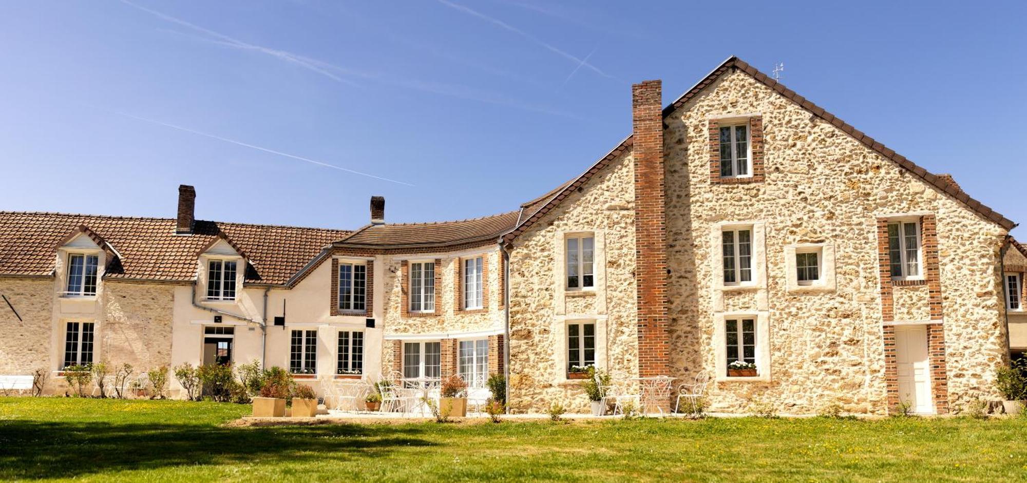 Le Petit Chateau Baye  Bagian luar foto