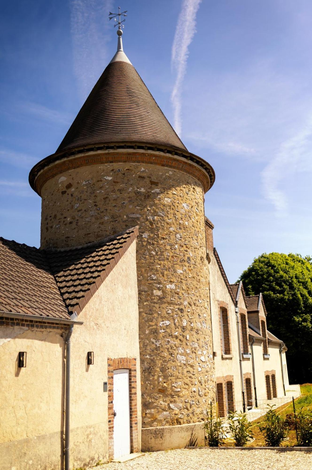 Le Petit Chateau Baye  Bagian luar foto