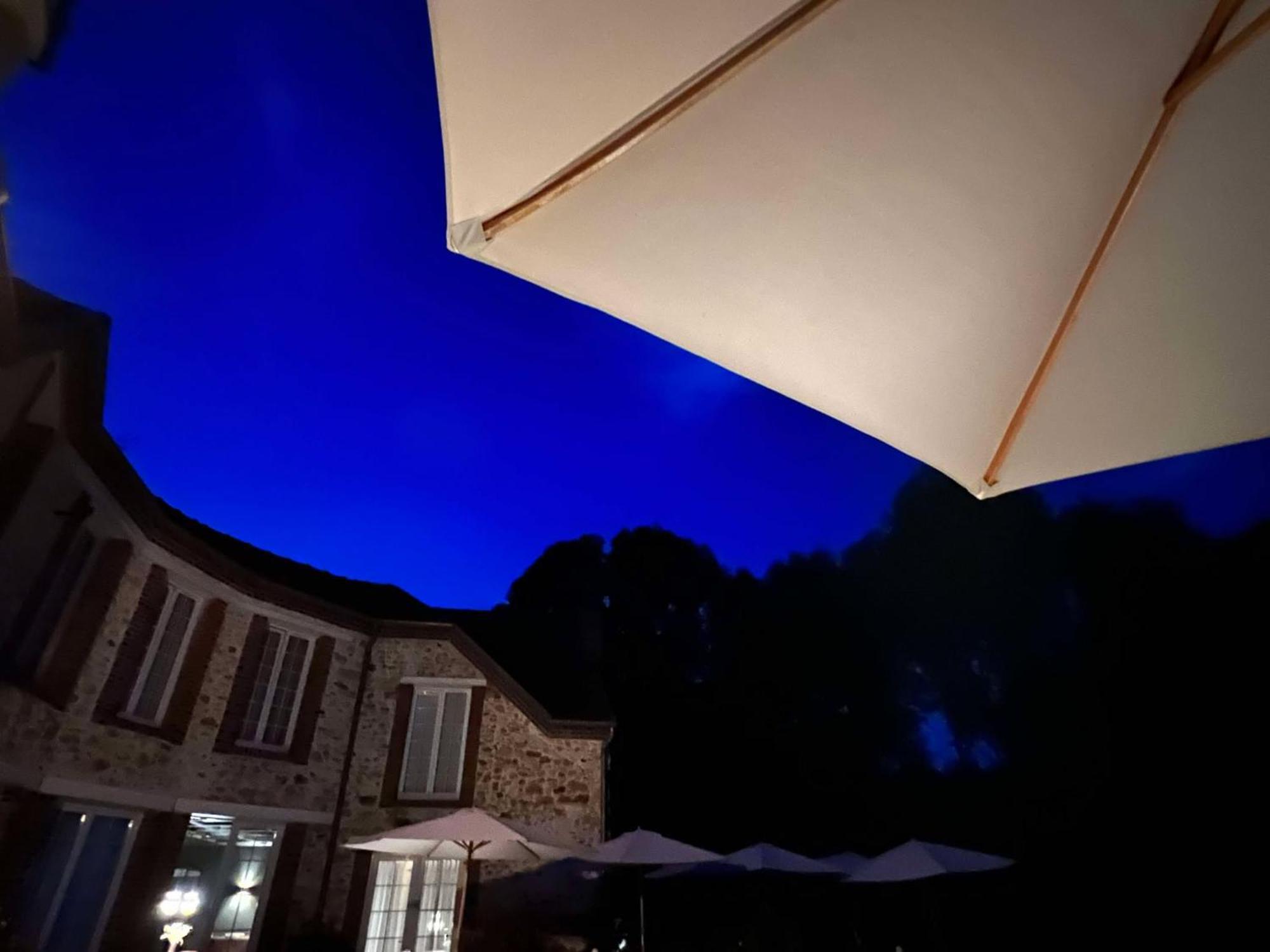 Le Petit Chateau Baye  Bagian luar foto